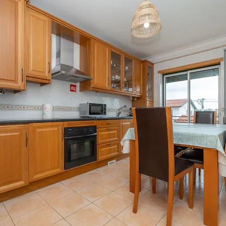 Апартаменты Atlantic Ocean 2bdr With Pool By Lovelystay