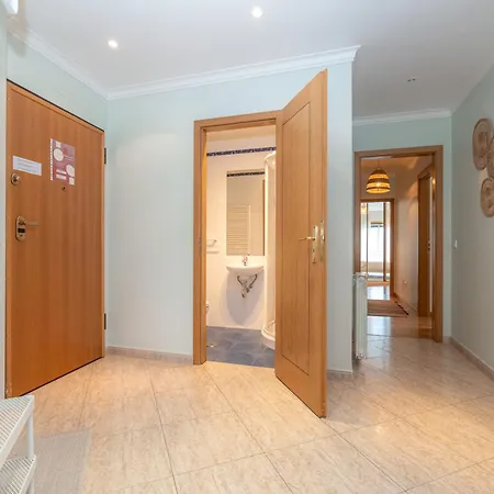 Atlantic Ocean 2bdr With Pool By Lovelystay *